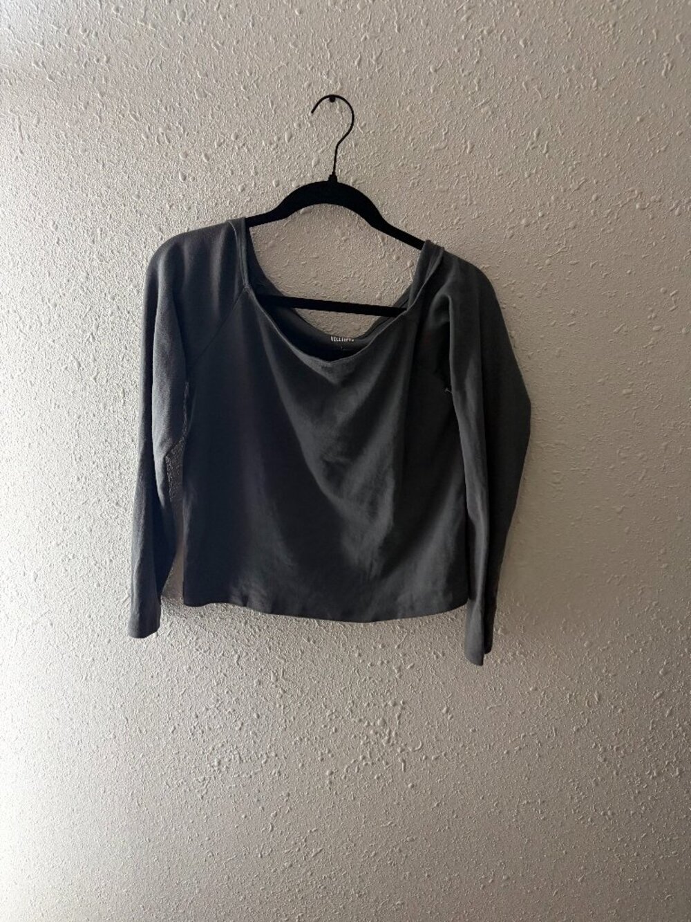 Hollister Grey Off Shoulder Cropped Long Sleeve Shirt Size Large